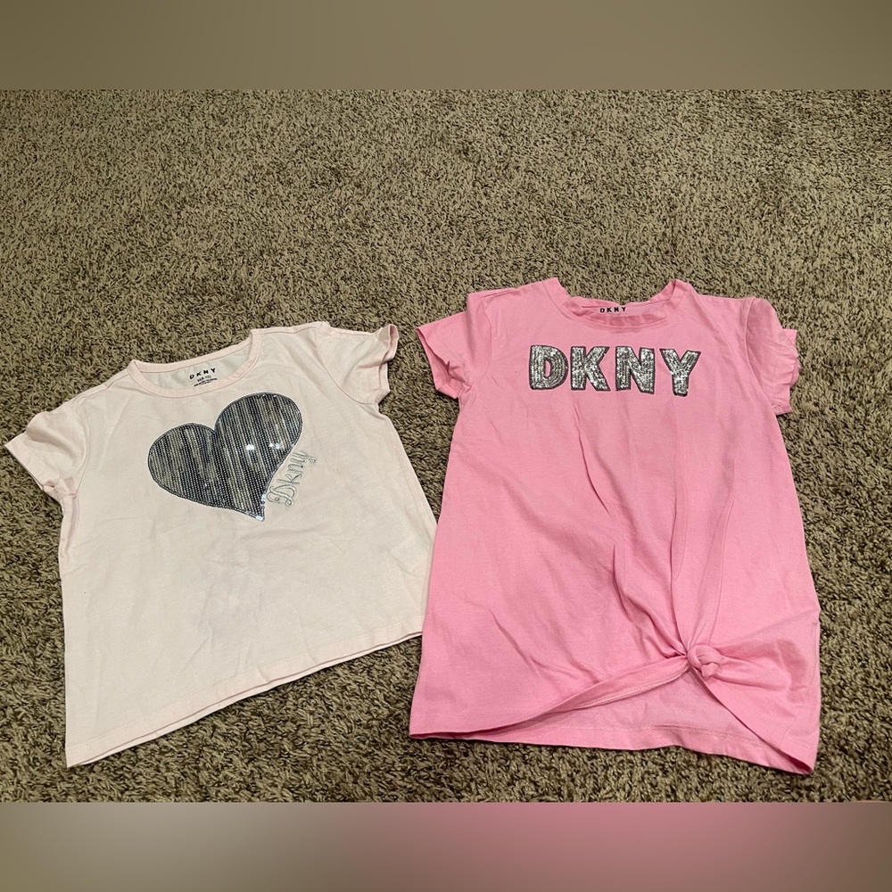 2 girls tee shirts